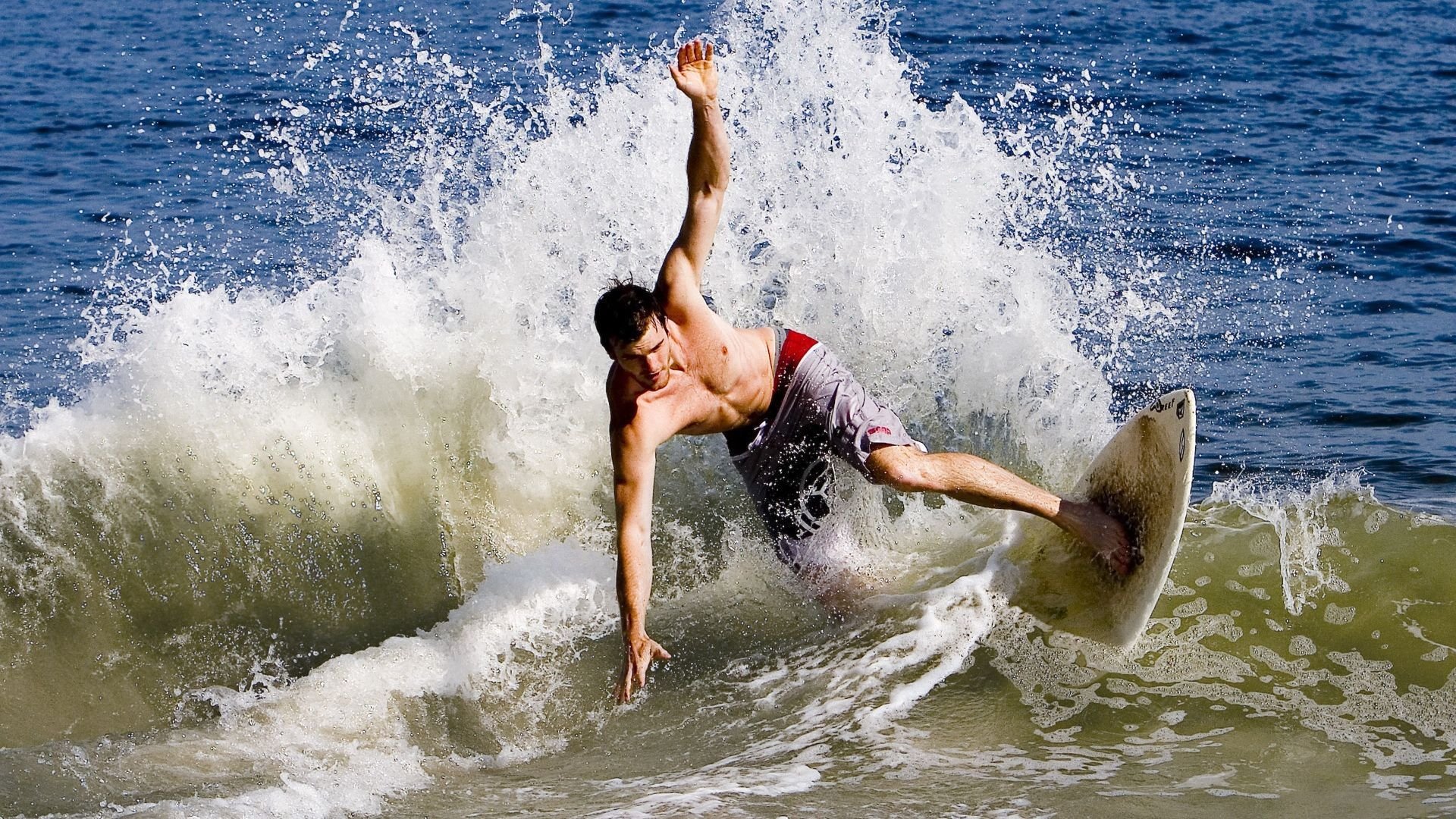 防线在松动，规则在重塑，从瓦伦西亚到广厦，体育世界正在发生什么？体育世界的秩序裂变，从瓦伦西亚到广厦的防线与规则重构